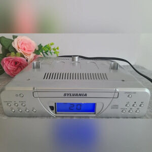 Vintage Sylvania SKCR2613C Under‎ Cabinet Clock Stereo Radio Tuner No Remote